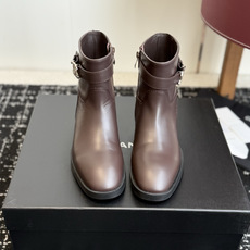 代购级 Chanel 26ss香奈儿中古款 切尔西 短靴 秋冬中古款 上脚特显腿型百搭 任何仙女都可以轻松驾驭 代购级 Chanel 26ss香奈儿中古款 切尔西 短靴 秋冬中古款 上脚特显腿型百搭 任何仙女都可以轻松驾驭