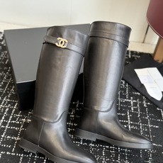 代购级 Chanel 26ss香奈儿中古款 切尔西 短靴 秋冬中古款 上脚特显腿型百搭 任何仙女都可以轻松驾驭 代购级 Chanel 26ss香奈儿中古款 切尔西 短靴 秋冬中古款 上脚特显腿型百搭 任何仙女都可以轻松驾驭