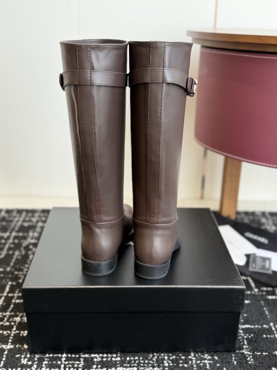 代购级 Chanel 26ss香奈儿中古款 切尔西 短靴 秋冬中古款 上脚特显腿型百搭 任何仙女都可以轻松驾驭 代购级 Chanel 26ss香奈儿中古款 切尔西 短靴 秋冬中古款 上脚特显腿型百搭 任何仙女都可以轻松驾驭