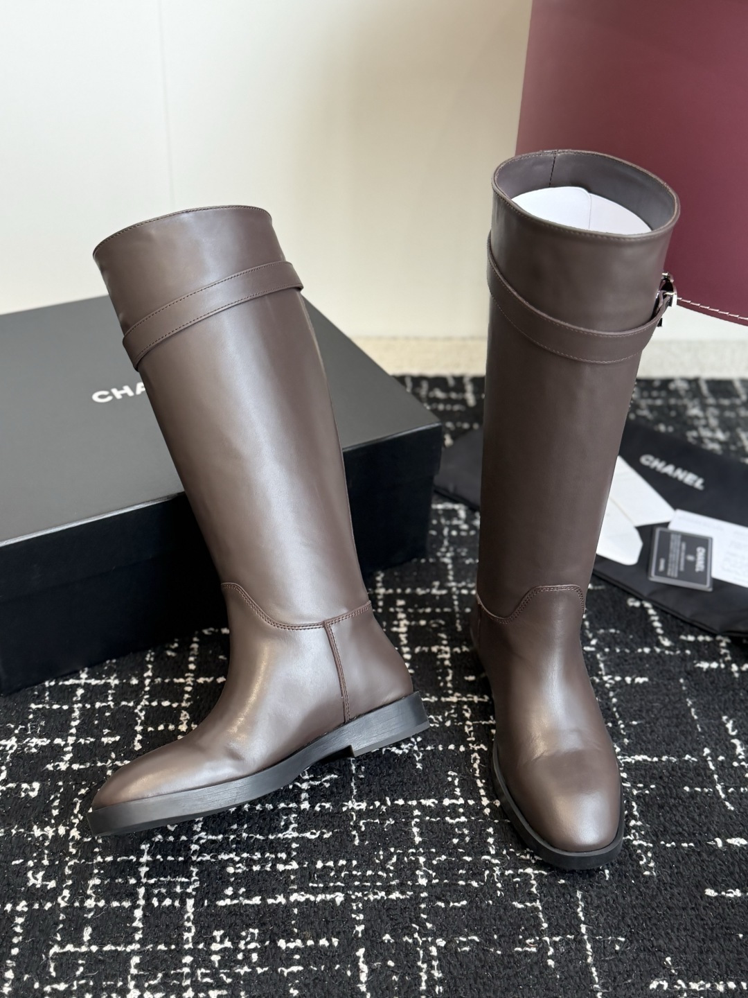 代购级 Chanel 26ss香奈儿中古款 切尔西 短靴 秋冬中古款 上脚特显腿型百搭 任何仙女都可以轻松驾驭 代购级 Chanel 26ss香奈儿中古款 切尔西 短靴 秋冬中古款 上脚特显腿型百搭 任何仙女都可以轻松驾驭
