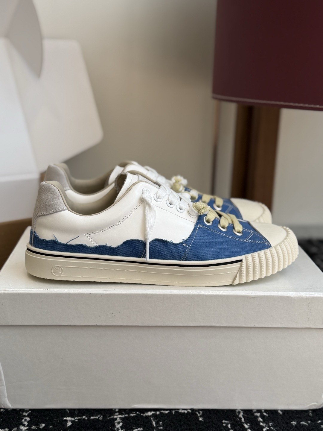 代购级 MaisonMargiela 26ss帆布 系列 马吉拉 MM6 帆布 运动鞋 包头拖火爆来袭!太香了 靓丽 代购级 MaisonMargiela 26ss帆布 系列 马吉拉 MM6 帆布 运动鞋 包头拖火爆来袭!太香了 靓丽