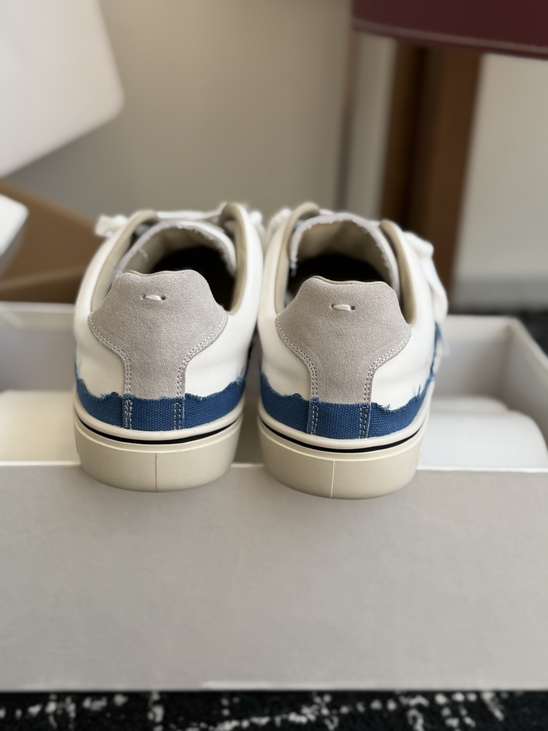 代购级 MaisonMargiela 26ss帆布 系列 马吉拉 MM6 帆布 运动鞋 包头拖火爆来袭!太香了 靓丽 代购级 MaisonMargiela 26ss帆布 系列 马吉拉 MM6 帆布 运动鞋 包头拖火爆来袭!太香了 靓丽