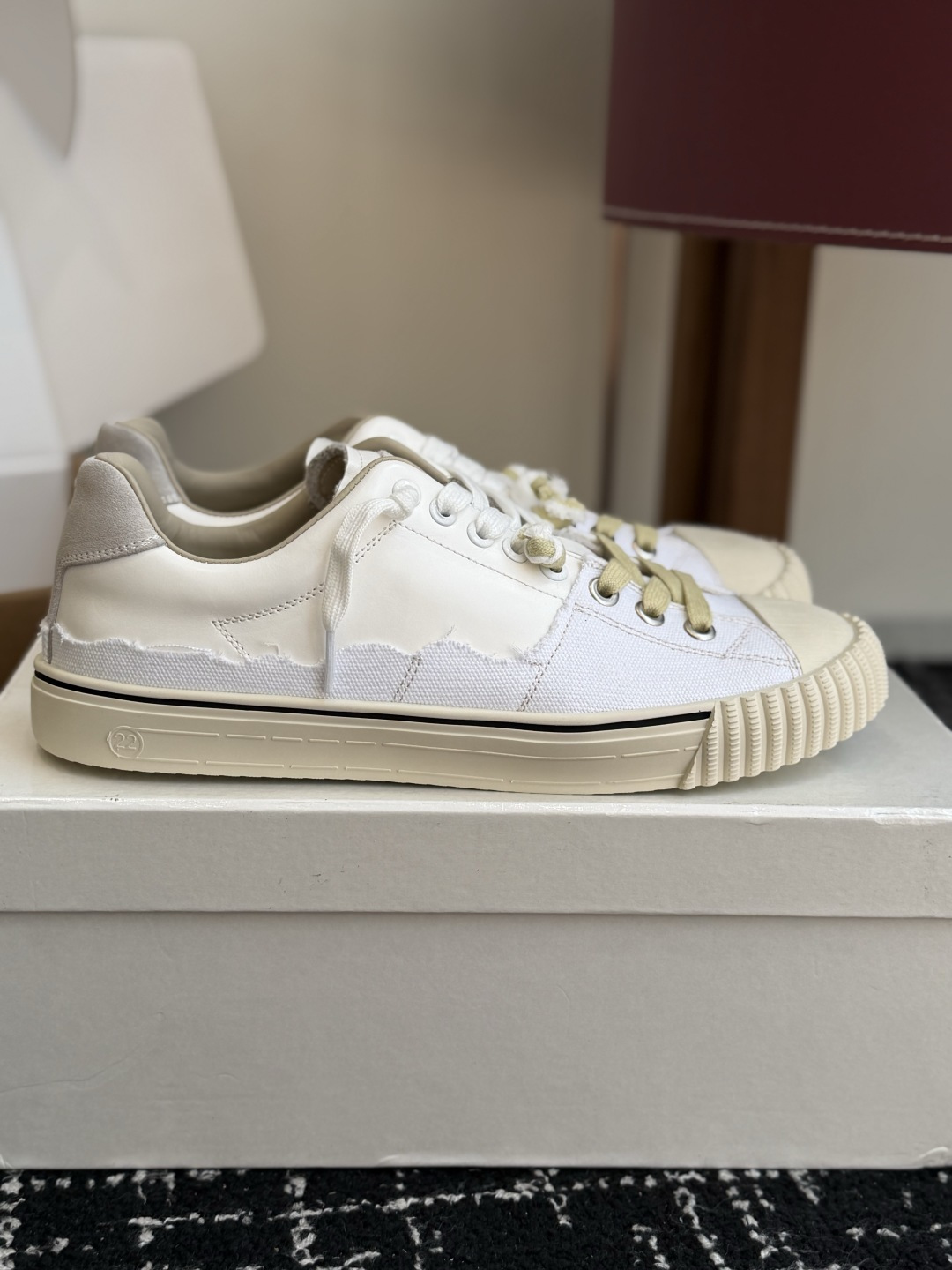 代购级 MaisonMargiela 26ss帆布 系列 马吉拉 MM6 帆布 运动鞋 包头拖火爆来袭!太香了 靓丽 代购级 MaisonMargiela 26ss帆布 系列 马吉拉 MM6 帆布 运动鞋 包头拖火爆来袭!太香了 靓丽