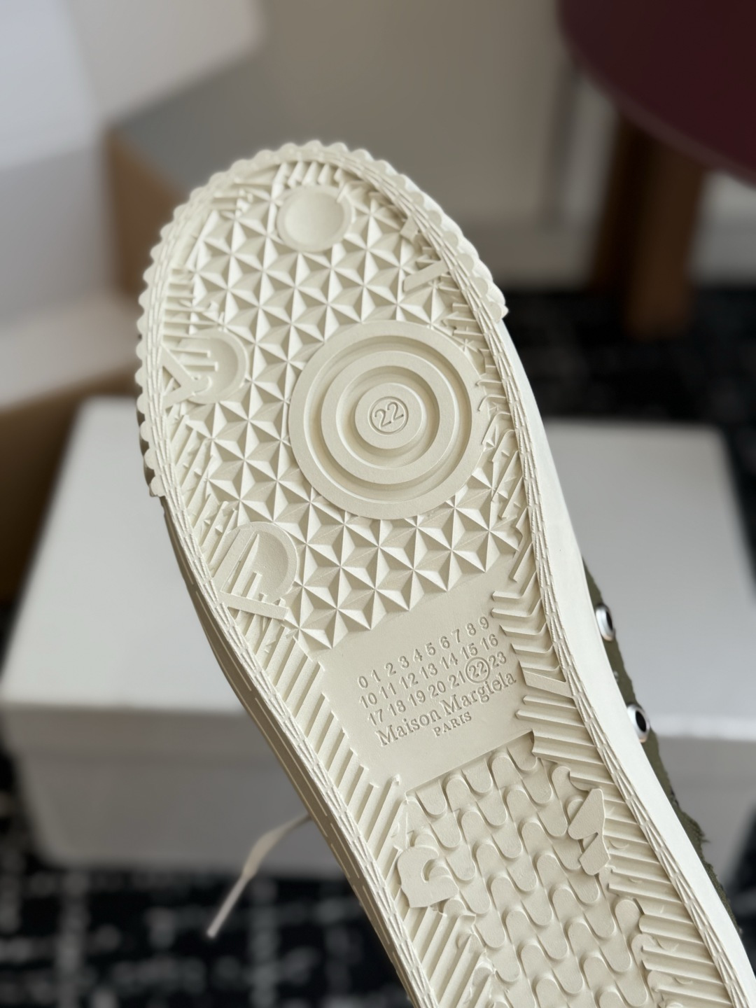 代购级 MaisonMargiela 26ss帆布 系列 马吉拉 MM6 帆布 运动鞋 包头拖火爆来袭!太香了 靓丽 代购级 MaisonMargiela 26ss帆布 系列 马吉拉 MM6 帆布 运动鞋 包头拖火爆来袭!太香了 靓丽