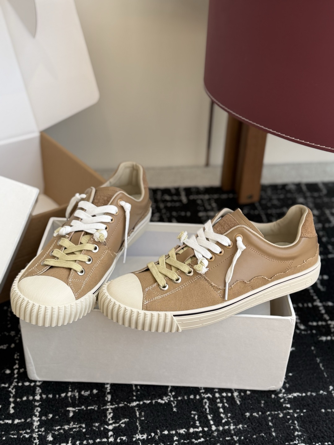 代购级 MaisonMargiela 26ss帆布 系列 马吉拉 MM6 帆布 运动鞋 包头拖火爆来袭!太香了 靓丽 代购级 MaisonMargiela 26ss帆布 系列 马吉拉 MM6 帆布 运动鞋 包头拖火爆来袭!太香了 靓丽