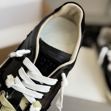 代购级 MaisonMargiela 26ss帆布 系列 马吉拉 MM6 帆布 运动鞋 包头拖火爆来袭!太香了 靓丽 代购级 MaisonMargiela 26ss帆布 系列 马吉拉 MM6 帆布 运动鞋 包头拖火爆来袭!太香了 靓丽