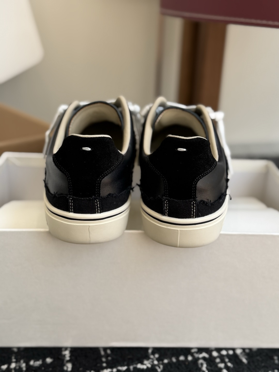代购级 MaisonMargiela 26ss帆布 系列 马吉拉 MM6 帆布 运动鞋 包头拖火爆来袭!太香了 靓丽 代购级 MaisonMargiela 26ss帆布 系列 马吉拉 MM6 帆布 运动鞋 包头拖火爆来袭!太香了 靓丽