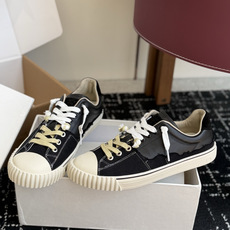 代购级 MaisonMargiela 26ss帆布 系列 马吉拉 MM6 帆布 运动鞋 包头拖火爆来袭!太香了 靓丽 代购级 MaisonMargiela 26ss帆布 系列 马吉拉 MM6 帆布 运动鞋 包头拖火爆来袭!太香了 靓丽