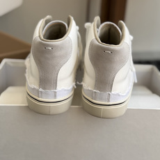 代购级 MaisonMargiela 26ss帆布 系列 马吉拉 MM6 帆布 高帮运动鞋 包头拖火爆来袭!太香了 代购级 MaisonMargiela 26ss帆布 系列 马吉拉 MM6 帆布 高帮运动鞋 包头拖火爆来袭!太香了