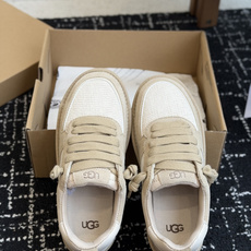 东莞代购级 UGG 26ss新款 女款舒适低帮圆头拼色圣盖茨休闲鞋 宽头的设计非常适合想要舒适度的姐妹👭,厚底完美增高 东莞代购级 UGG 26ss新款 女款舒适低帮圆头拼色圣盖茨休闲鞋 宽头的设计非常适合想要舒适度的姐妹👭,厚底完美增高