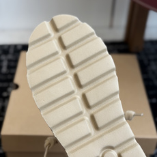 东莞代购级 UGG 26ss新款 女款舒适低帮圆头拼色圣盖茨休闲鞋 宽头的设计非常适合想要舒适度的姐妹👭,厚底完美增高 东莞代购级 UGG 26ss新款 女款舒适低帮圆头拼色圣盖茨休闲鞋 宽头的设计非常适合想要舒适度的姐妹👭,厚底完美增高