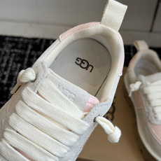 东莞代购级 UGG 26ss新款 女款舒适低帮圆头拼色圣盖茨休闲鞋 宽头的设计非常适合想要舒适度的姐妹👭,厚底完美增高 东莞代购级 UGG 26ss新款 女款舒适低帮圆头拼色圣盖茨休闲鞋 宽头的设计非常适合想要舒适度的姐妹👭,厚底完美增高