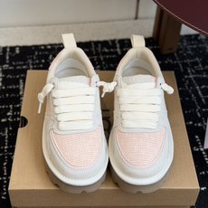 东莞代购级 UGG 26ss新款 女款舒适低帮圆头拼色圣盖茨休闲鞋 宽头的设计非常适合想要舒适度的姐妹👭,厚底完美增高 东莞代购级 UGG 26ss新款 女款舒适低帮圆头拼色圣盖茨休闲鞋 宽头的设计非常适合想要舒适度的姐妹👭,厚底完美增高