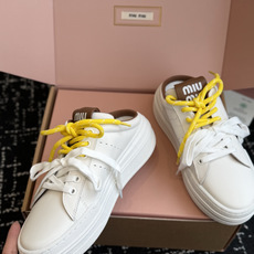 代购级 Miu Miu 26ss 缪缪厚底饼干底 26ss 新款英伦风系带 小白鞋 休闲拖鞋 MiuMiu秀场适当独一无 代购级 Miu Miu 26ss 缪缪厚底饼干底 26ss 新款英伦风系带 小白鞋 休闲拖鞋 MiuMiu秀场适当独一无