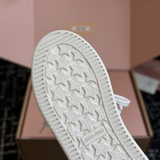 代购级 Miu Miu 26ss 缪缪厚底饼干底 26ss 新款英伦风系带 小白鞋 休闲拖鞋 MiuMiu秀场适当独一无 代购级 Miu Miu 26ss 缪缪厚底饼干底 26ss 新款英伦风系带 小白鞋 休闲拖鞋 MiuMiu秀场适当独一无