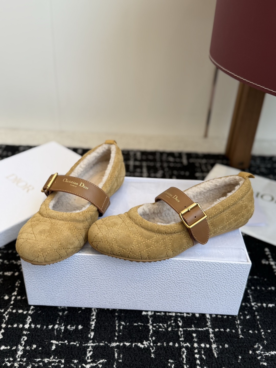 代购级 Dior 26ss 秋冬新品 羊毛玛丽珍 芭蕾舞鞋 新品DIOR格纹芭蕾舞 好乖啊~ 芭蕾鞋经典的迪奥藤格纹元素 代购级 Dior 26ss 秋冬新品 羊毛玛丽珍 芭蕾舞鞋 新品DIOR格纹芭蕾舞 好乖啊~ 芭蕾鞋经典的迪奥藤格纹元素