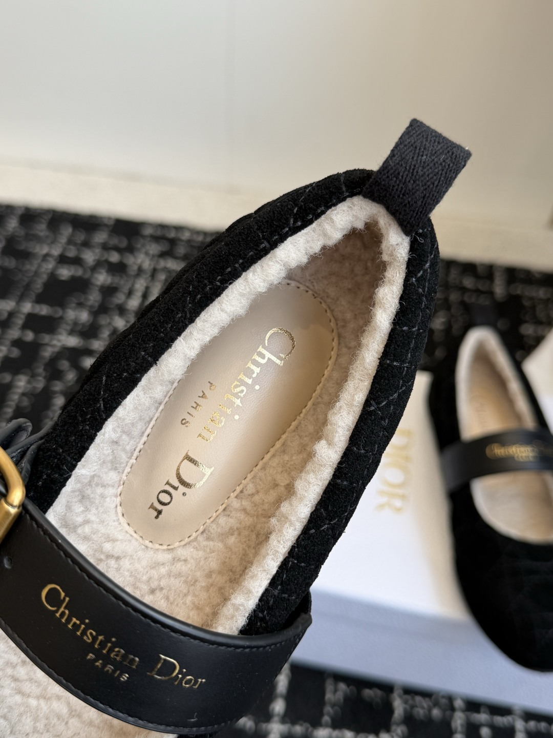 代购级 Dior 26ss 秋冬新品 羊毛玛丽珍 芭蕾舞鞋 新品DIOR格纹芭蕾舞 好乖啊~ 芭蕾鞋经典的迪奥藤格纹元素 代购级 Dior 26ss 秋冬新品 羊毛玛丽珍 芭蕾舞鞋 新品DIOR格纹芭蕾舞 好乖啊~ 芭蕾鞋经典的迪奥藤格纹元素