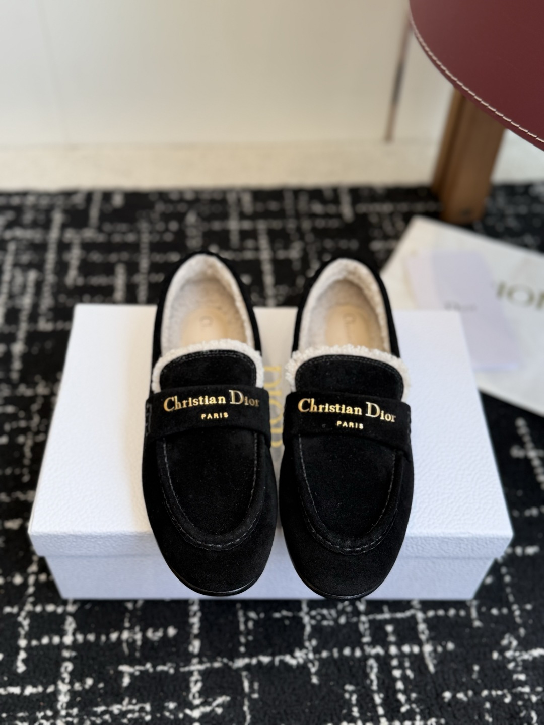 代购级 Dior 迪奥26ss 秋冬新款 羊毛 乐福鞋 顶级品质 版型超正,复古时尚经典单品 巴黎时装周第一场分量十足 代购级 Dior 迪奥26ss 秋冬新款 羊毛 乐福鞋 顶级品质 版型超正,复古时尚经典单品 巴黎时装周第一场分量十足