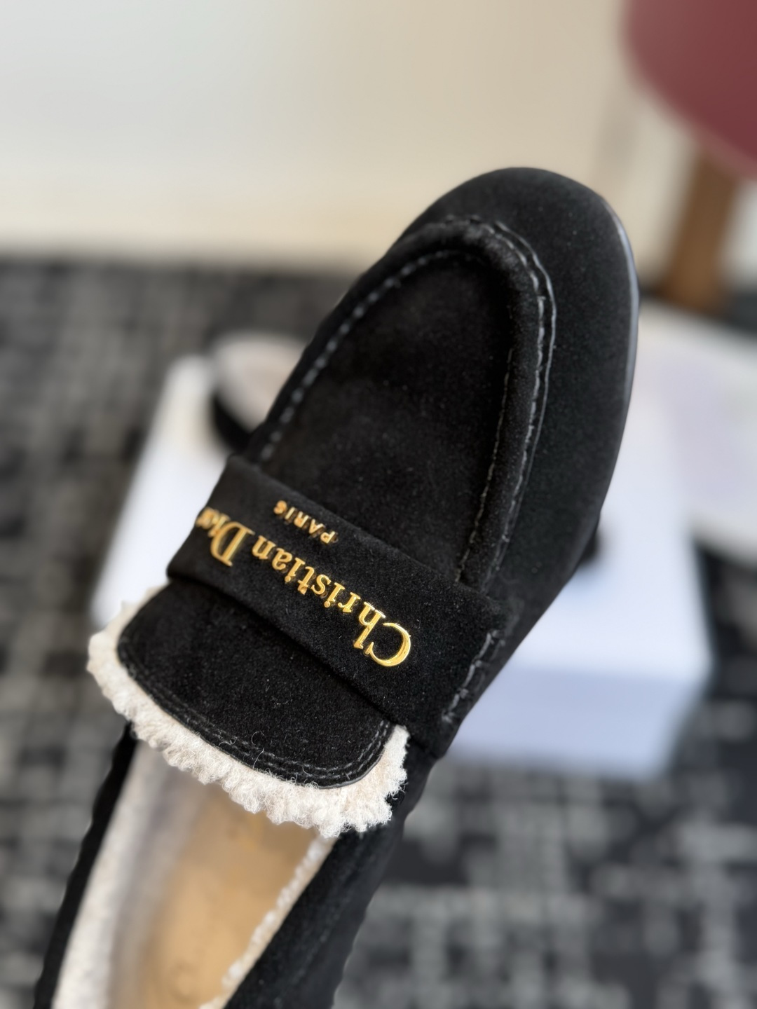 代购级 Dior 迪奥26ss 秋冬新款 羊毛 乐福鞋 顶级品质 版型超正,复古时尚经典单品 巴黎时装周第一场分量十足 代购级 Dior 迪奥26ss 秋冬新款 羊毛 乐福鞋 顶级品质 版型超正,复古时尚经典单品 巴黎时装周第一场分量十足