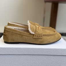 代购级 Dior 迪奥26ss 秋冬新款 羊毛 乐福鞋 顶级品质 版型超正,复古时尚经典单品 巴黎时装周第一场分量十足 代购级 Dior 迪奥26ss 秋冬新款 羊毛 乐福鞋 顶级品质 版型超正,复古时尚经典单品 巴黎时装周第一场分量十足