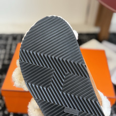 代购级 Hermes 26ss 爱马仕最新秋冬毛拖 超级百搭好看时髦 超多明星网红种草 秋冬必备 随意舒适高级感 鞋面: 代购级 Hermes 26ss 爱马仕最新秋冬毛拖 超级百搭好看时髦 超多明星网红种草 秋冬必备 随意舒适高级感 鞋面: