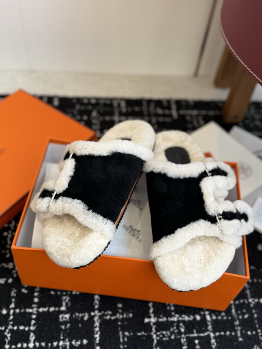 代购级 Hermes 26ss 爱马仕最新秋冬毛拖 超级百搭好看时髦 超多明星网红种草 秋冬必备 随意舒适高级感 鞋面: 代购级 Hermes 26ss 爱马仕最新秋冬毛拖 超级百搭好看时髦 超多明星网红种草 秋冬必备 随意舒适高级感 鞋面: