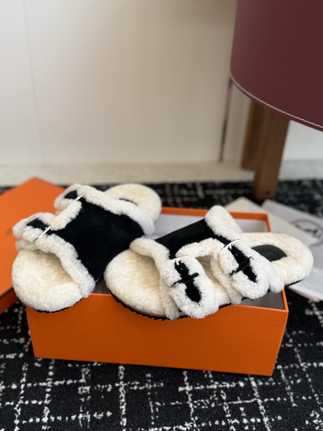 代购级 Hermes 26ss 爱马仕最新秋冬毛拖 超级百搭好看时髦 超多明星网红种草 秋冬必备 随意舒适高级感 鞋面: 代购级 Hermes 26ss 爱马仕最新秋冬毛拖 超级百搭好看时髦 超多明星网红种草 秋冬必备 随意舒适高级感 鞋面: