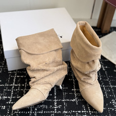 代购级 Isabel Marant 伊莎贝尔 26ss 尖头细跟短靴 一脚蹬细跟短靴,麟片皮孔点缀短靴腰身,时尚感满满 代购级 Isabel Marant 伊莎贝尔 26ss 尖头细跟短靴 一脚蹬细跟短靴,麟片皮孔点缀短靴腰身,时尚感满满