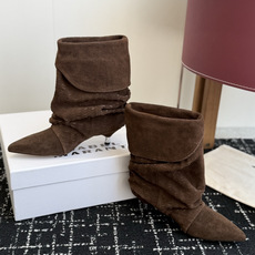 代购级 Isabel Marant 伊莎贝尔 26ss 尖头细跟短靴 一脚蹬细跟短靴,麟片皮孔点缀短靴腰身,时尚感满满 代购级 Isabel Marant 伊莎贝尔 26ss 尖头细跟短靴 一脚蹬细跟短靴,麟片皮孔点缀短靴腰身,时尚感满满
