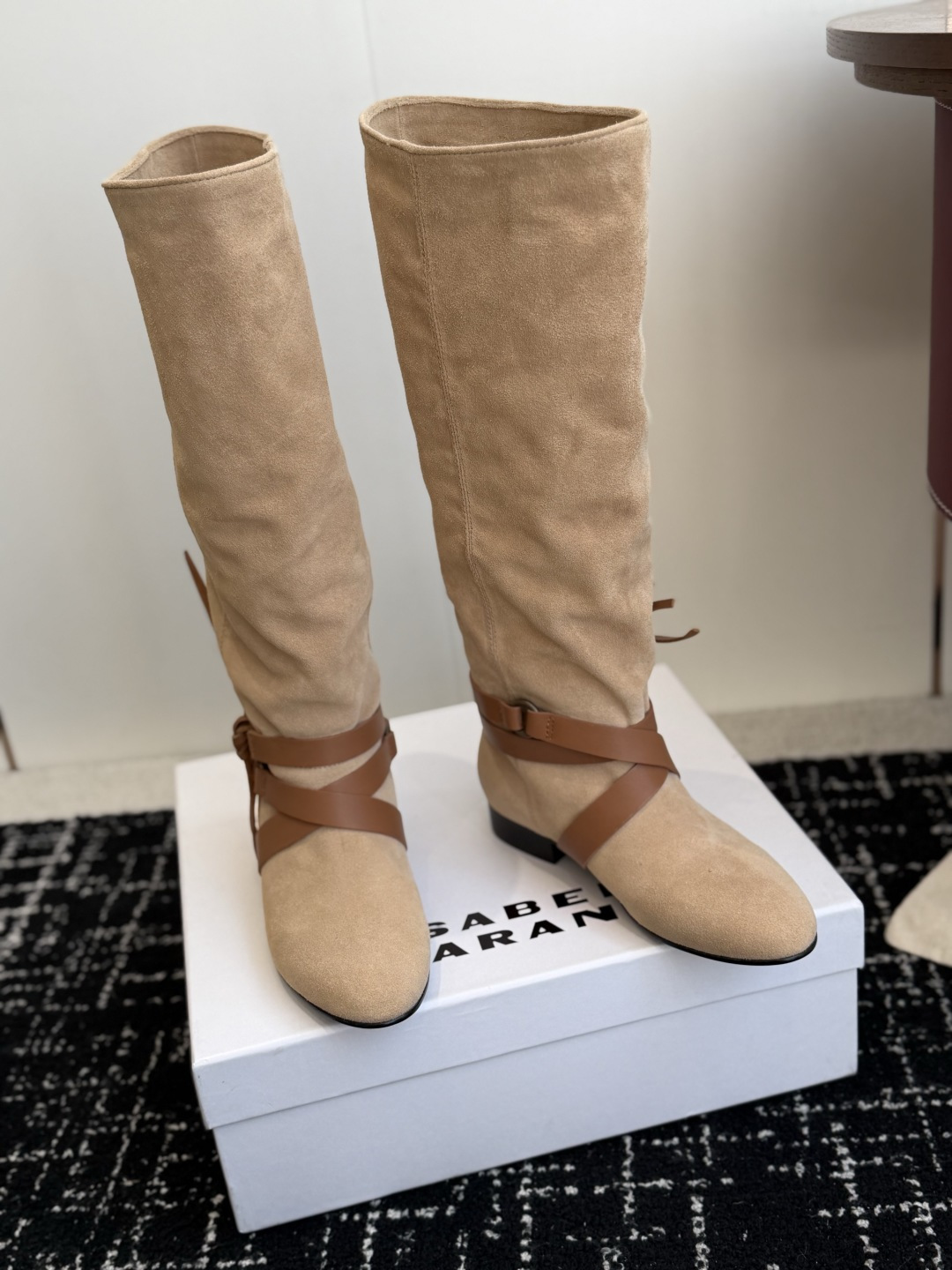 代购级 IsabelMarant 伊莎贝尔 26ss新款短靴长靴 设计显腿细,松紧设计,适合各种纬度! 无任何装饰,简 代购级 IsabelMarant 伊莎贝尔 26ss新款短靴长靴 设计显腿细,松紧设计,适合各种纬度! 无任何装饰,简