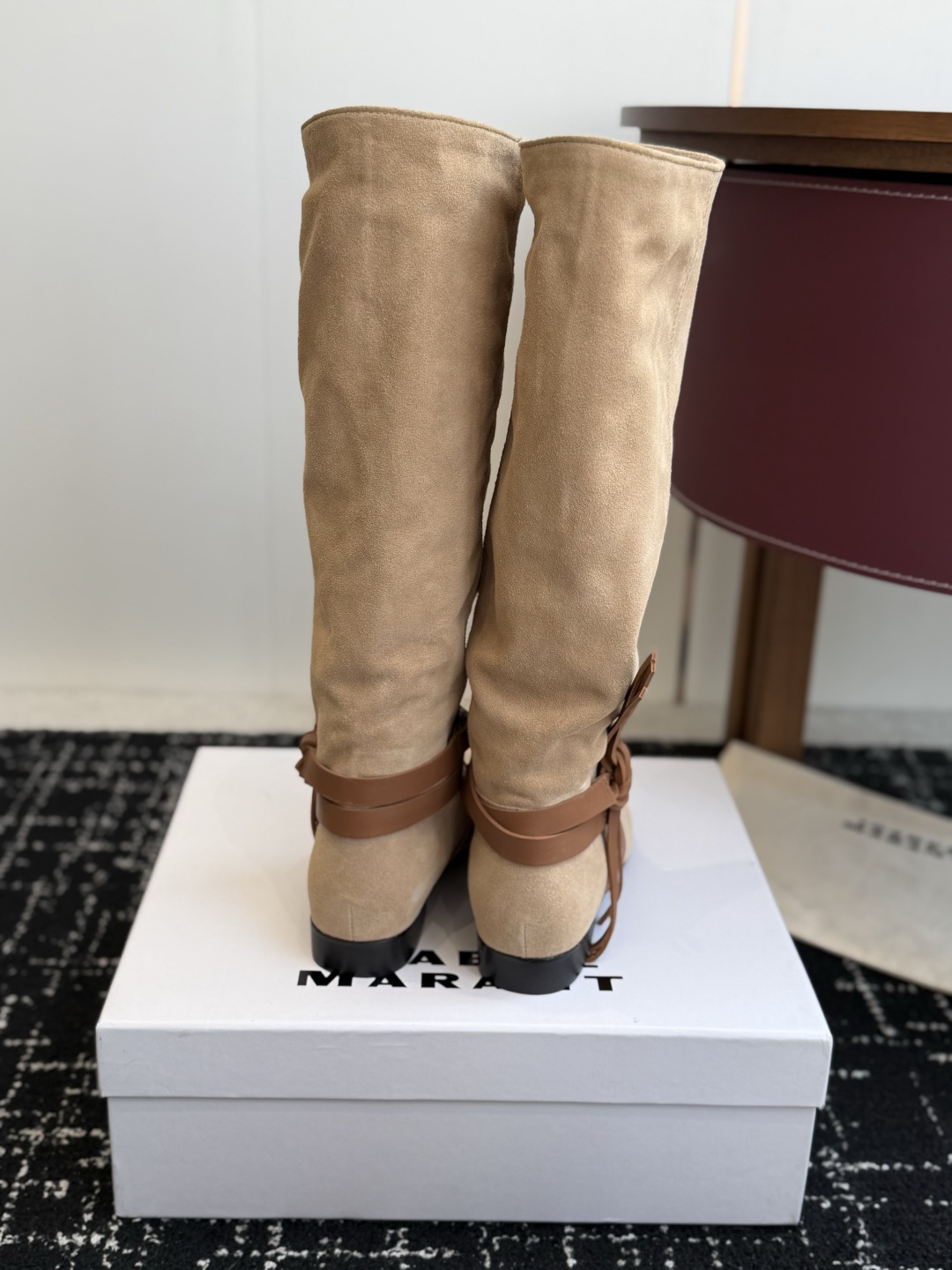 代购级 IsabelMarant 伊莎贝尔 26ss新款短靴长靴 设计显腿细,松紧设计,适合各种纬度! 无任何装饰,简 代购级 IsabelMarant 伊莎贝尔 26ss新款短靴长靴 设计显腿细,松紧设计,适合各种纬度! 无任何装饰,简