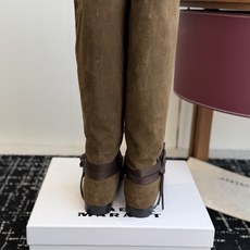 代购级 IsabelMarant 伊莎贝尔 26ss新款短靴长靴 设计显腿细,松紧设计,适合各种纬度! 无任何装饰,简 代购级 IsabelMarant 伊莎贝尔 26ss新款短靴长靴 设计显腿细,松紧设计,适合各种纬度! 无任何装饰,简