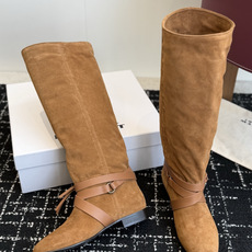 代购级 IsabelMarant 伊莎贝尔 26ss新款短靴长靴 设计显腿细,松紧设计,适合各种纬度! 无任何装饰,简 代购级 IsabelMarant 伊莎贝尔 26ss新款短靴长靴 设计显腿细,松紧设计,适合各种纬度! 无任何装饰,简