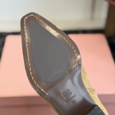 代购级 MiuMiu 26新款 四季靴 复古经典牛仔机车靴造型 代购级别断货王爆款 造型松弛感限量走秀款一双封神复古做 代购级 MiuMiu 26新款 四季靴 复古经典牛仔机车靴造型 代购级别断货王爆款 造型松弛感限量走秀款一双封神复古做
