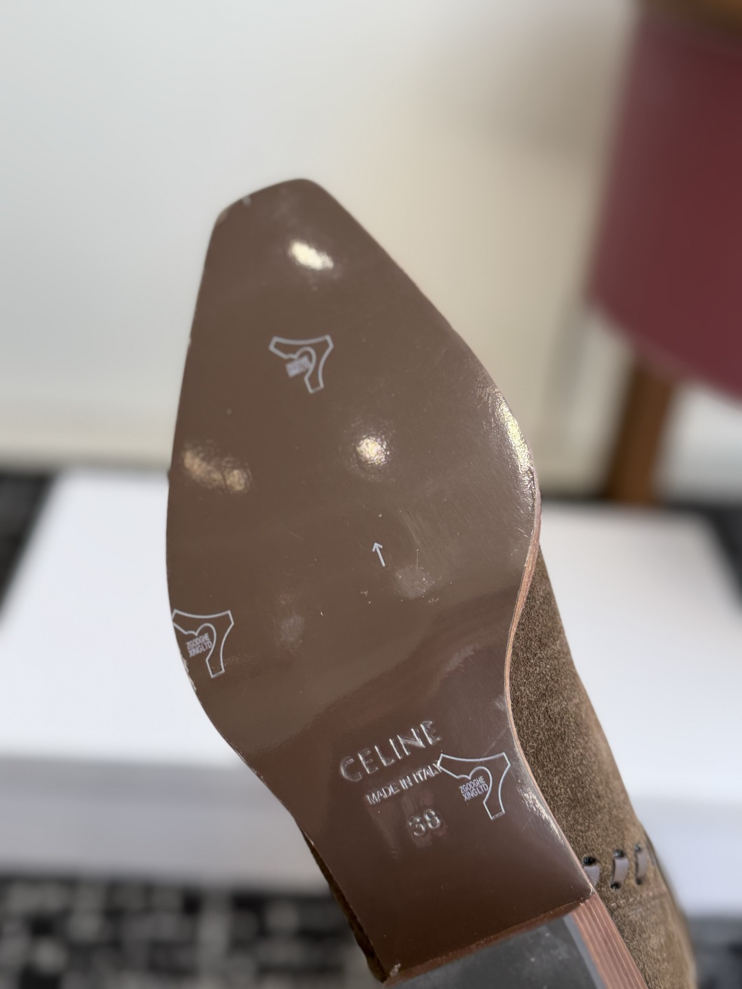 代购级 CELINE思琳最新款褶皱堆堆高筒西部靴 超多明星网红种草 秋冬褶皱堆堆长筒西部靴 属于复古慵懒风 靴筒选用偏柔