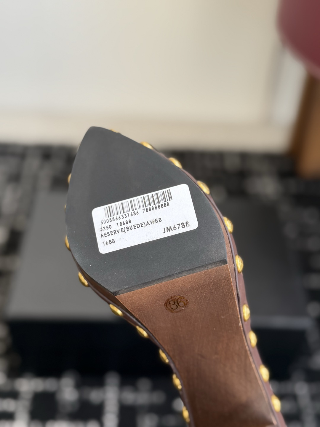 代购级 Saint LaurentYSL 26ss最新走秀时装 水台高跟凉拖鞋 顶级品质 轻奢而不累脚、上脚可随意搭配春 代购级 Saint LaurentYSL 26ss最新走秀时装 水台高跟凉拖鞋 顶级品质 轻奢而不累脚、上脚可随意搭配春