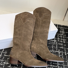 代购级 Celine 赛琳 26ss秋冬新品 复古粗跟 切尔西 尖头 长靴 高靴 骑士靴 塞琳这一季好看的款式真的是很多 代购级 Celine 赛琳 26ss秋冬新品 复古粗跟 切尔西 尖头 长靴 高靴 骑士靴 塞琳这一季好看的款式真的是很多