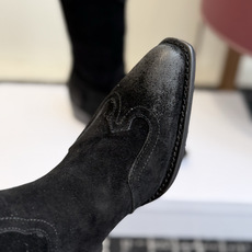 代购级 Celine 赛琳 26ss秋冬新品 复古粗跟 切尔西 尖头 长靴 高靴 骑士靴 塞琳这一季好看的款式真的是很多 代购级 Celine 赛琳 26ss秋冬新品 复古粗跟 切尔西 尖头 长靴 高靴 骑士靴 塞琳这一季好看的款式真的是很多