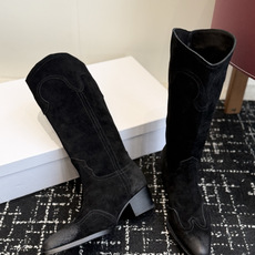 代购级 Celine 赛琳 26ss秋冬新品 复古粗跟 切尔西 尖头 长靴 高靴 骑士靴 塞琳这一季好看的款式真的是很多 代购级 Celine 赛琳 26ss秋冬新品 复古粗跟 切尔西 尖头 长靴 高靴 骑士靴 塞琳这一季好看的款式真的是很多