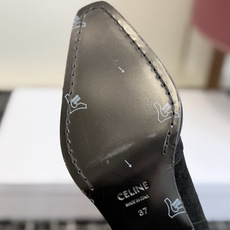 代购级 Celine 赛琳 26ss秋冬新品 复古粗跟 切尔西 尖头 长靴 高靴 骑士靴 塞琳这一季好看的款式真的是很多 代购级 Celine 赛琳 26ss秋冬新品 复古粗跟 切尔西 尖头 长靴 高靴 骑士靴 塞琳这一季好看的款式真的是很多
