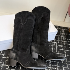 代购级 Celine 赛琳 26ss秋冬新品 复古粗跟 切尔西 尖头 长靴 高靴 骑士靴 塞琳这一季好看的款式真的是很多 代购级 Celine 赛琳 26ss秋冬新品 复古粗跟 切尔西 尖头 长靴 高靴 骑士靴 塞琳这一季好看的款式真的是很多