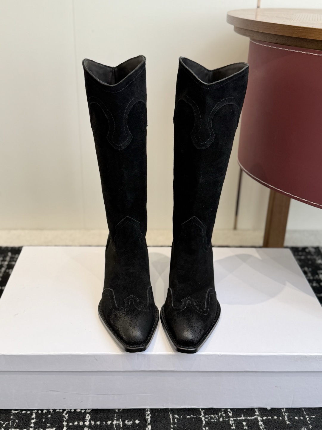 代购级 Celine 赛琳 26ss秋冬新品 复古粗跟 切尔西 尖头 长靴 高靴 骑士靴 塞琳这一季好看的款式真的是很多