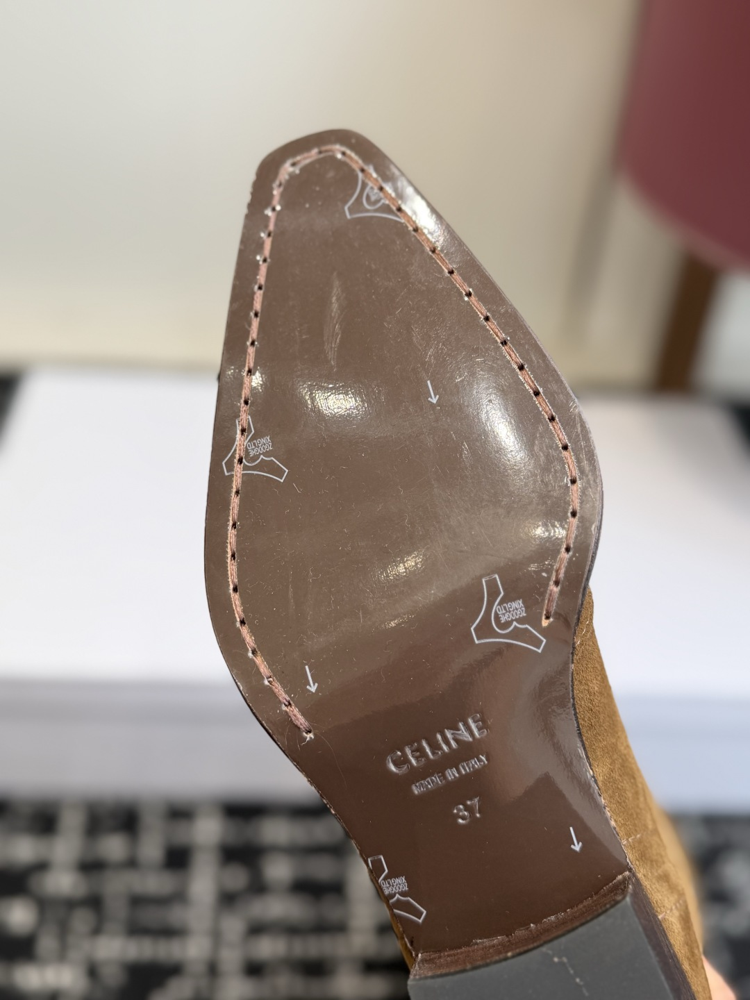 代购级 Celine 赛琳 26ss秋冬新品 复古粗跟 切尔西 尖头 长靴 高靴 骑士靴 塞琳这一季好看的款式真的是很多 代购级 Celine 赛琳 26ss秋冬新品 复古粗跟 切尔西 尖头 长靴 高靴 骑士靴 塞琳这一季好看的款式真的是很多