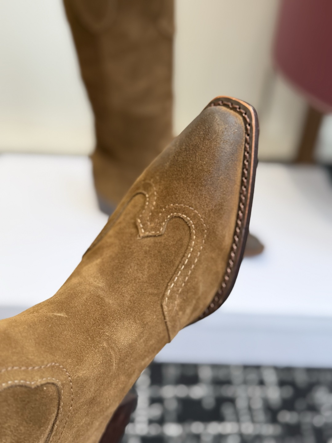 代购级 Celine 赛琳 26ss秋冬新品 复古粗跟 切尔西 尖头 长靴 高靴 骑士靴 塞琳这一季好看的款式真的是很多 代购级 Celine 赛琳 26ss秋冬新品 复古粗跟 切尔西 尖头 长靴 高靴 骑士靴 塞琳这一季好看的款式真的是很多