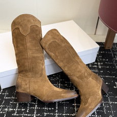 代购级 Celine 赛琳 26ss秋冬新品 复古粗跟 切尔西 尖头 长靴 高靴 骑士靴 塞琳这一季好看的款式真的是很多 代购级 Celine 赛琳 26ss秋冬新品 复古粗跟 切尔西 尖头 长靴 高靴 骑士靴 塞琳这一季好看的款式真的是很多