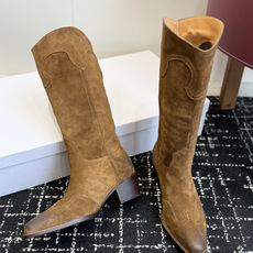 代购级 Celine 赛琳 26ss秋冬新品 复古粗跟 切尔西 尖头 长靴 高靴 骑士靴 塞琳这一季好看的款式真的是很多 代购级 Celine 赛琳 26ss秋冬新品 复古粗跟 切尔西 尖头 长靴 高靴 骑士靴 塞琳这一季好看的款式真的是很多