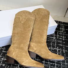 代购级 Celine 赛琳 26ss秋冬新品 复古粗跟 切尔西 尖头 长靴 高靴 骑士靴 塞琳这一季好看的款式真的是很多 代购级 Celine 赛琳 26ss秋冬新品 复古粗跟 切尔西 尖头 长靴 高靴 骑士靴 塞琳这一季好看的款式真的是很多