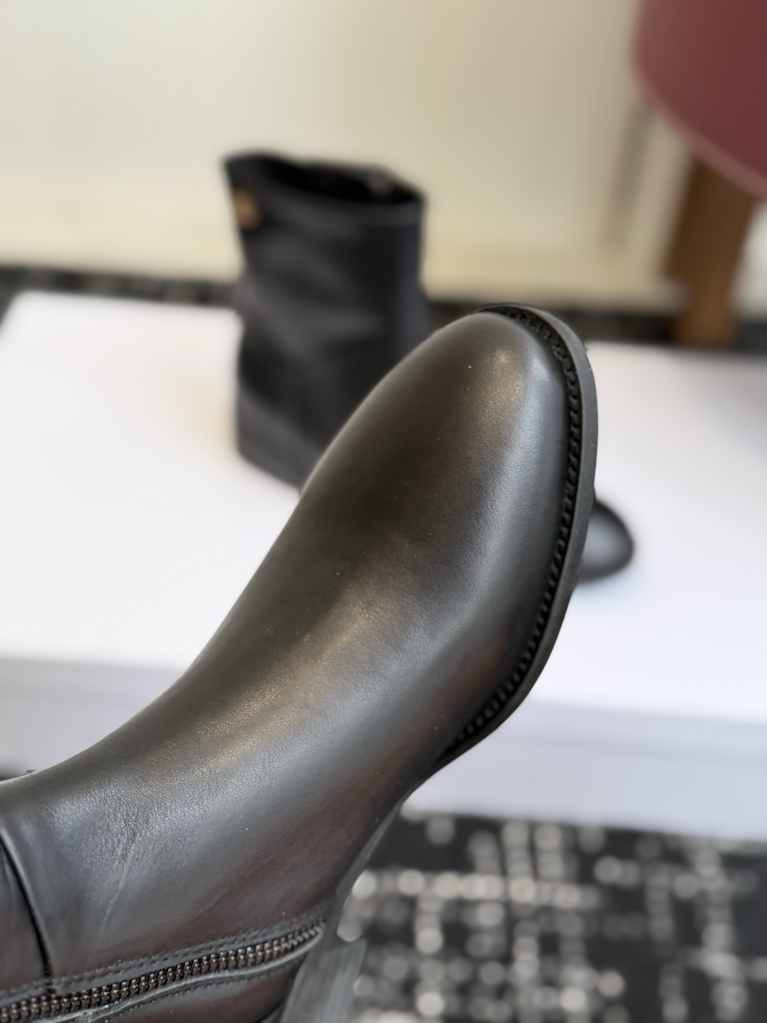代购级短靴（黑皮） Celine 赛琳 26ss秋冬新品 粗跟 短靴 塞琳这一季好看的款式真的是很多 比如这款军靴就很机