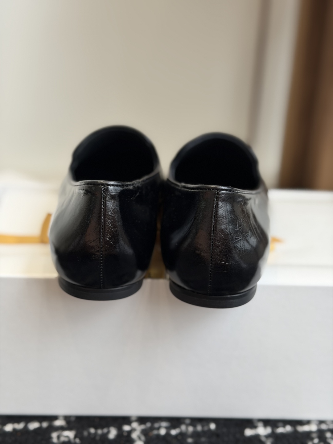 东莞代购级 The Row 26ss 新款 乐福鞋 单鞋 第一眼看到这个鞋子就爱上了，带点复古味随意搭配都好看！ 各大网