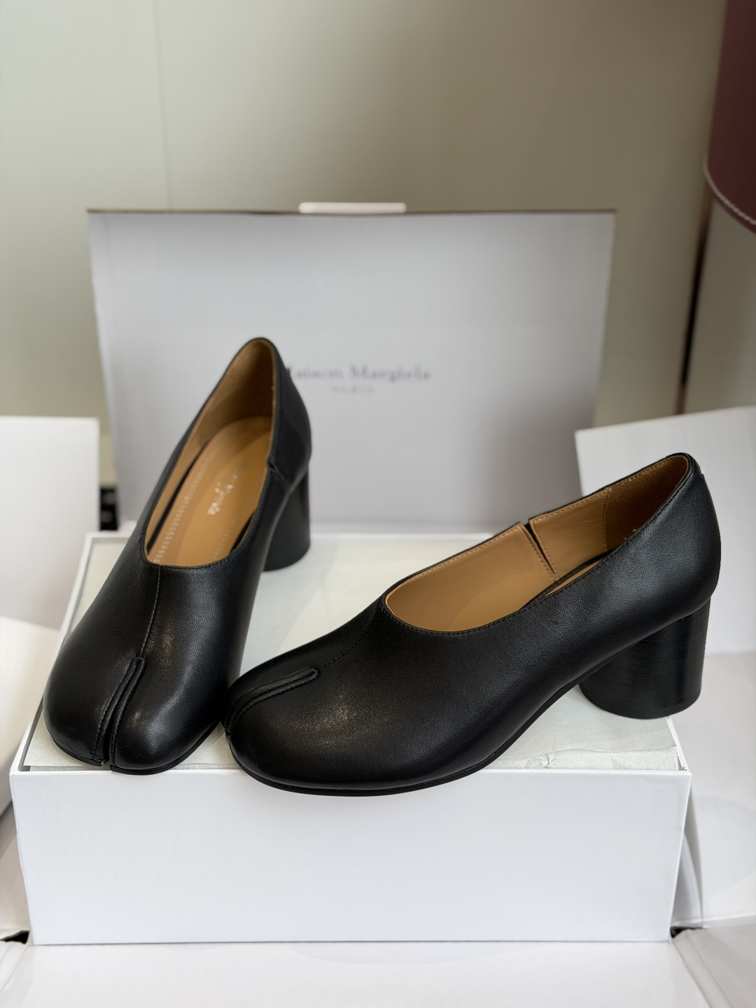 东莞代购级(官网同步✈️盒包装) Maison Margiela 马吉拉 26ss 粗跟分趾鞋 Tabi分趾鞋 芭蕾舞鞋 东莞代购级(官网同步✈️盒包装) Maison Margiela 马吉拉 26ss 粗跟分趾鞋 Tabi分趾鞋 芭蕾舞鞋